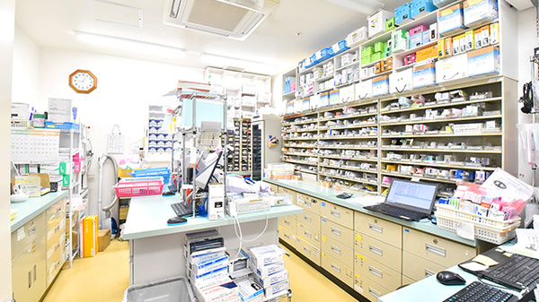 サエラ薬局 仁川店の調剤室