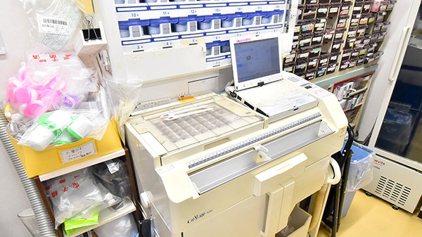 サエラ薬局 仁川店の調剤器具
