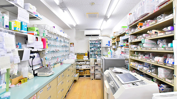 サエラ薬局 たんぽぽ店の調剤室