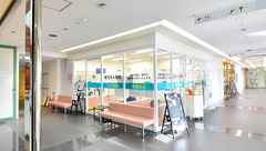 サエラ薬局 学園前店の外観