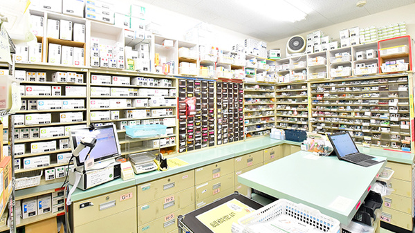サエラ薬局 学園前店の調剤室
