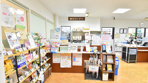 サエラ薬局 登美ヶ丘店の受付/カウンター