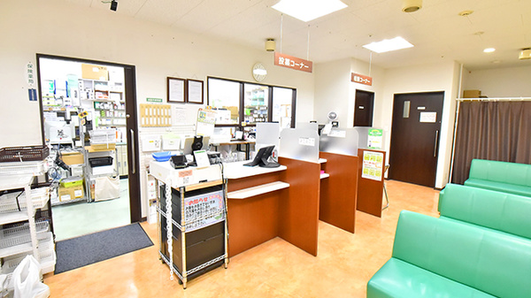 サエラ薬局 登美ヶ丘店の受付/カウンター