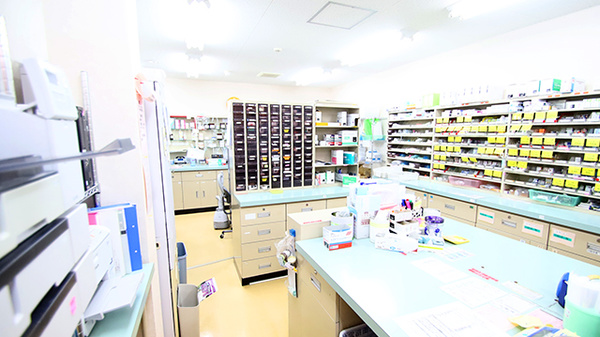 サエラ薬局 黒部店の調剤室