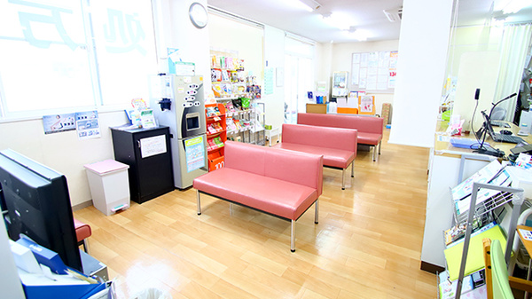 サエラ薬局 新湊店の待合スペース