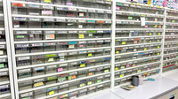 みどり薬局星川店の薬棚
