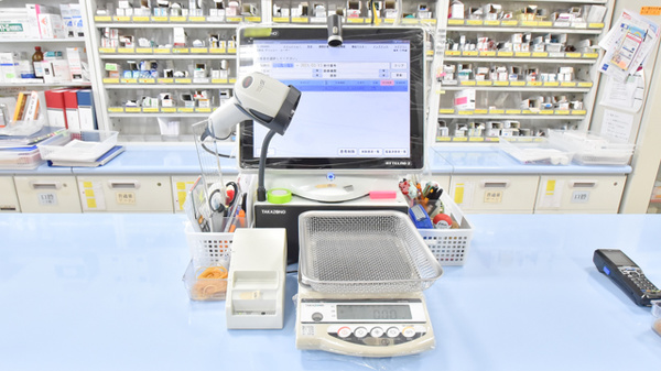 ドラッグイレブン薬局吉塚駅前店の調剤器具