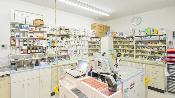 ドラッグイレブン薬局板付店の調剤室
