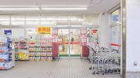 ドラッグイレブン薬局新都心おもろまち店の入口