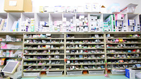 サエラ薬局 アリオ鳳店の薬棚