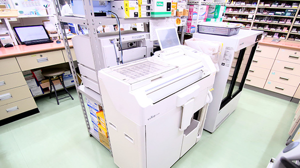 サエラ薬局 和泉中央店の調剤器具