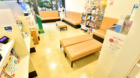 サエラ薬局 梅田東店の待合スペース
