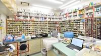 サエラ薬局 梅田東店の薬棚