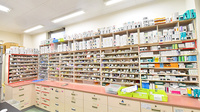 サエラ薬局 真法院店の薬棚