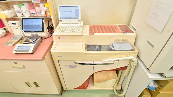 サエラ薬局 真法院店の調剤器具