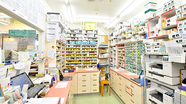 サエラ薬局 三鷹店の調剤室