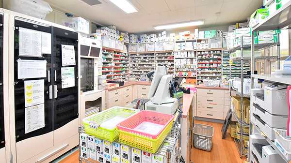 サエラ薬局 館野店の調剤室