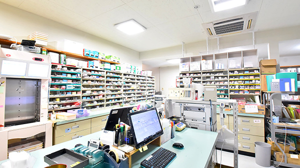 サエラ薬局 館山店の調剤室