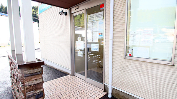 サエラ薬局 穴水店の入口