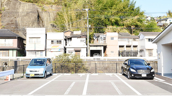 Moon調剤薬局　西大分店の駐車場