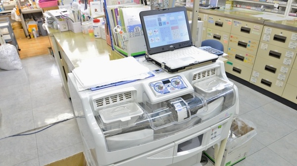 青空薬局の調剤器具