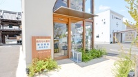青空薬局　西萩原店の入口