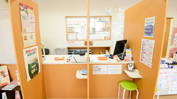 ウッディ調剤薬局　名古屋中川店の受付/カウンター