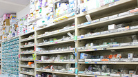 セイムス桜上水薬局の薬棚