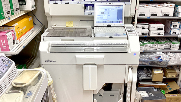 セイムス福生病院前薬局の調剤器具