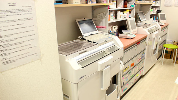 ドラッグセイムス笹塚十号通薬局の調剤器具