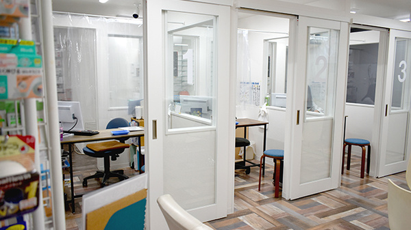 しろくま薬局　箱崎九大前店の受付/カウンター