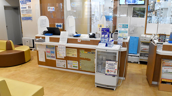 フラワー薬局中村橋千川通り店の受付/カウンター