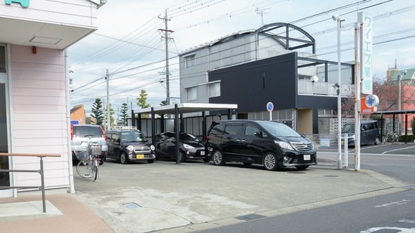 ワイエス薬局　江南店の駐車場