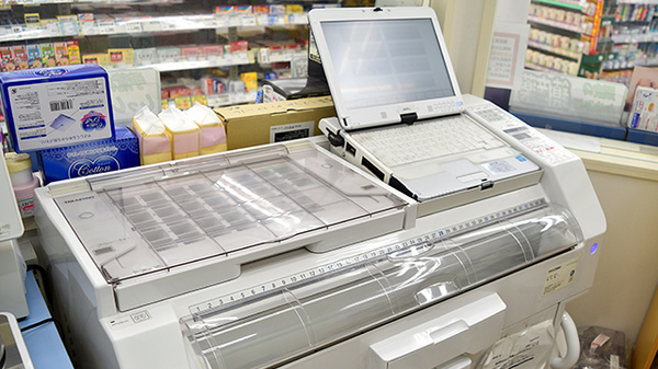 ドラッグセイムス　浦和駅東口薬局の調剤器具