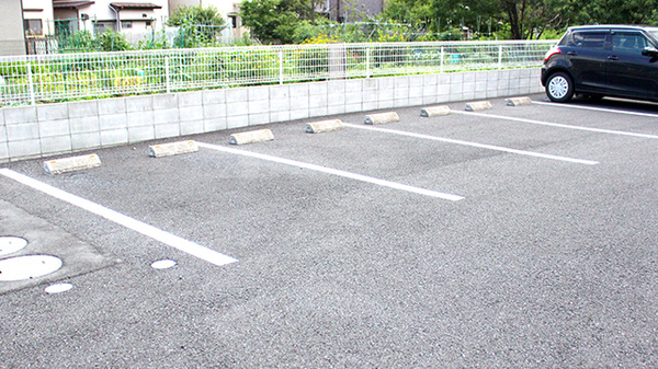 ほうゆう薬局の駐車場