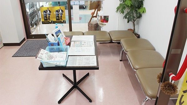 モリキ薬局　まゆみ田店の待合スペース