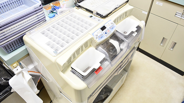 そうけん薬局　潮江店の調剤器具