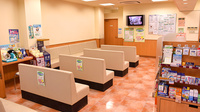 コクミン薬局相模原店の待合スペース