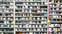コクミンドラッグ銅座町店の薬棚