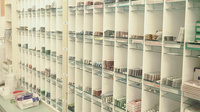志塚島調剤薬局の薬棚
