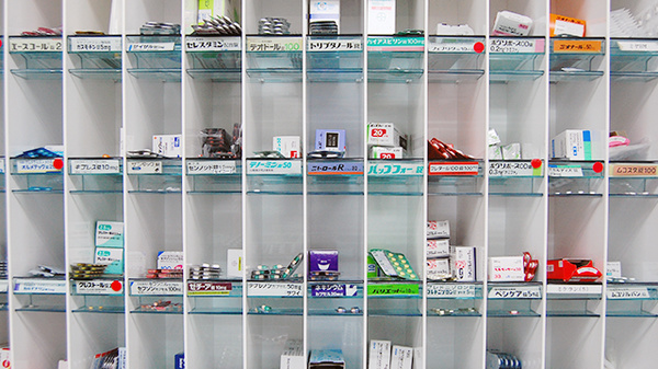 上山田調剤薬局の薬棚