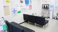 次田調剤薬局の待合スペース