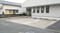 吉祥寺調剤薬局の駐車場