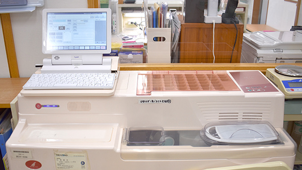 あかみち薬局の調剤器具