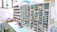 南高原薬局の薬棚