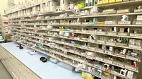 新生堂薬局 博多駅前1丁目店の薬棚