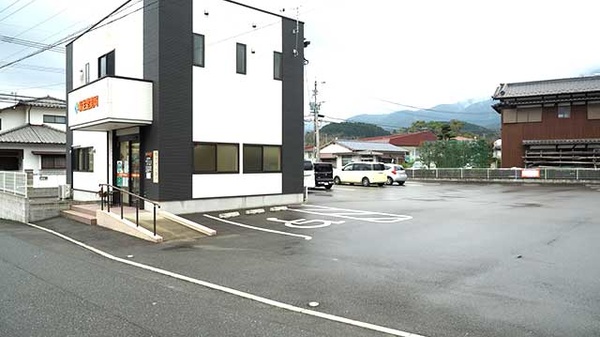 新生堂薬局　内野店の駐車場