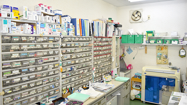 西大井薬局の調剤室