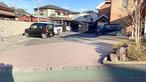 はこの森調剤薬局の駐車場
