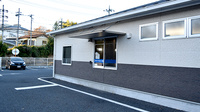 フクシ烏山薬局のドライブスルー